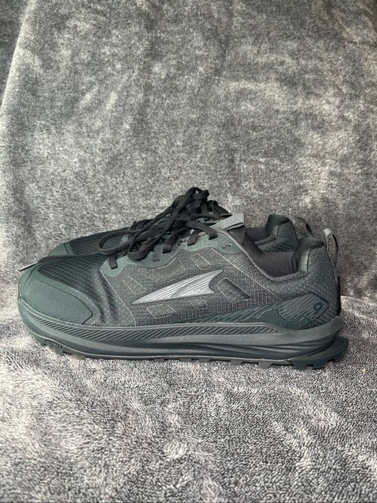 Altra Shoes - Altra Lone Peak 8 Women's Trail Running Shoes - Triple Black - Size US W10